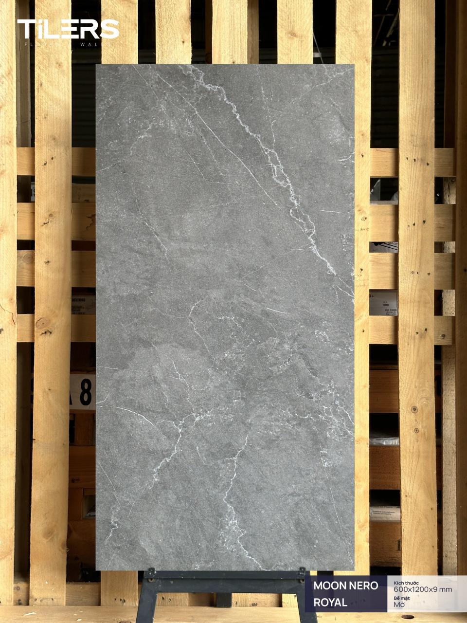 MOON NERO ROYAL - MATT 0612 (1)